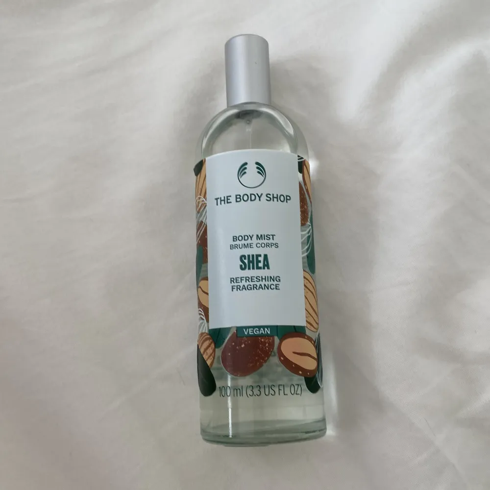 Body mist ifrån The body shop. Köptes när dom gick i konkurs. Jag köpte 3 men säljer nu denna. Använd lite. Skönhet.