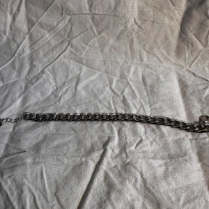 Ett silver armband - En snygg accessoar 