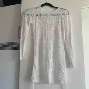 Coverup - Jättefin virkad coverup. Använd men i fint skick. Köpt här på Plick men den var för liten.