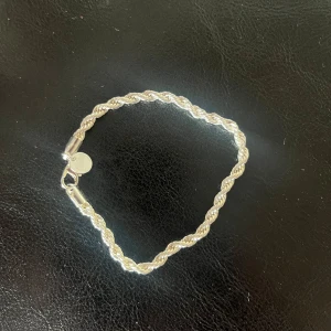 Cordell armband  - 925 Silverpläterat cordell armband.  Tjocklek 4mm med en längd på 20cm.   