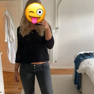 Virkad tröja  - Virkad svart tröja