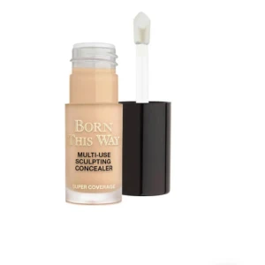 Born this way concealer  - Too faced, born this way concealer. Helt ny endast testad. Säljer då de är fel färg. Färg: natural beige. Nypris: 199. Pris kan diskuteras 