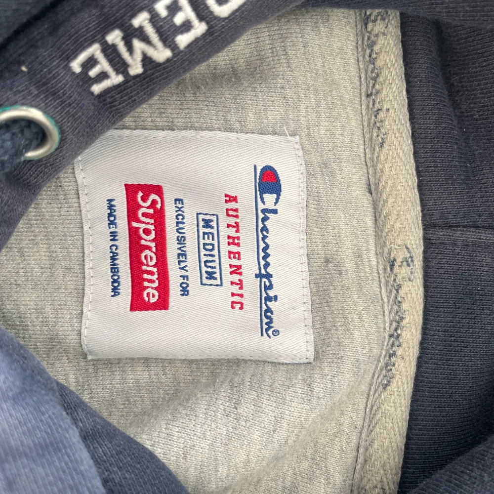 Champion X supreme hoodie Knappt använd pga för lite storlek för mig, inga defekter utan bra skick.. Hoodies.