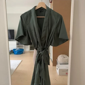 Klänning - Klänning från Vero moda storlek XS