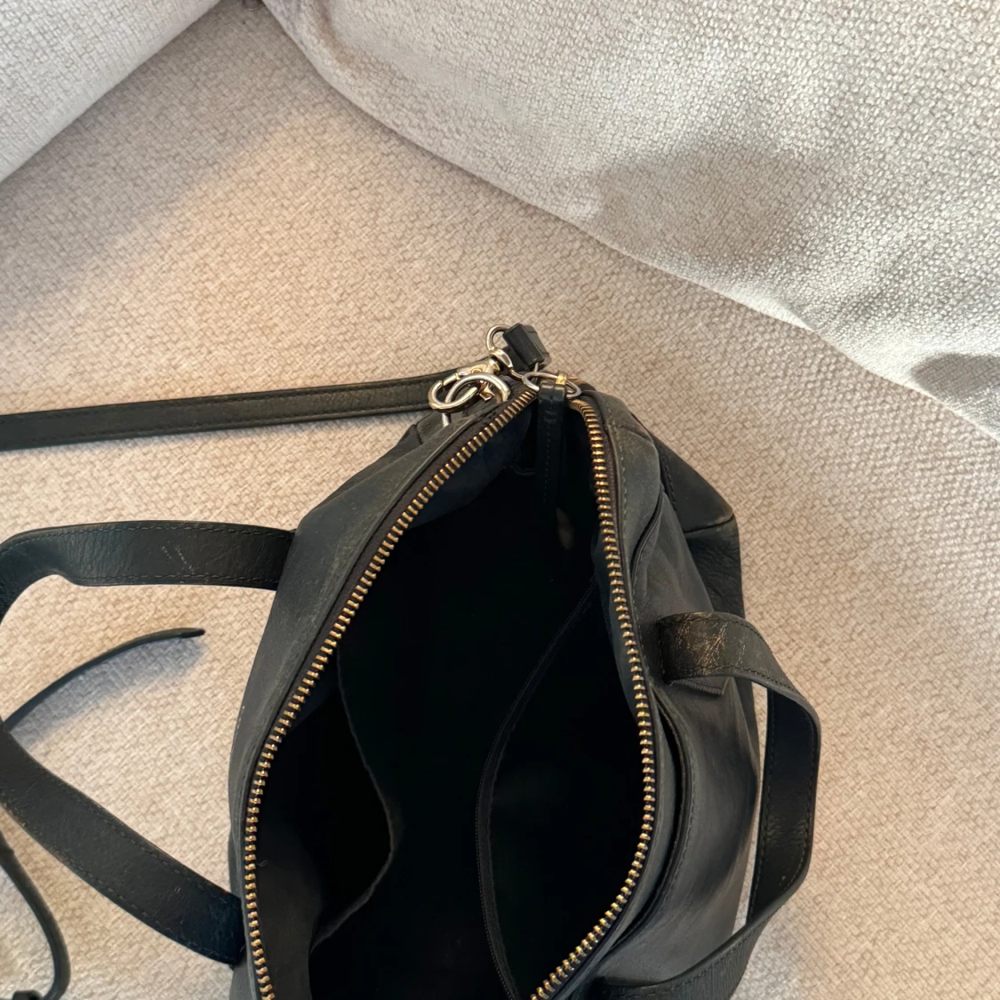 Svart väska  - 91