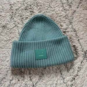 Acne mössa - Använd acne mössa 