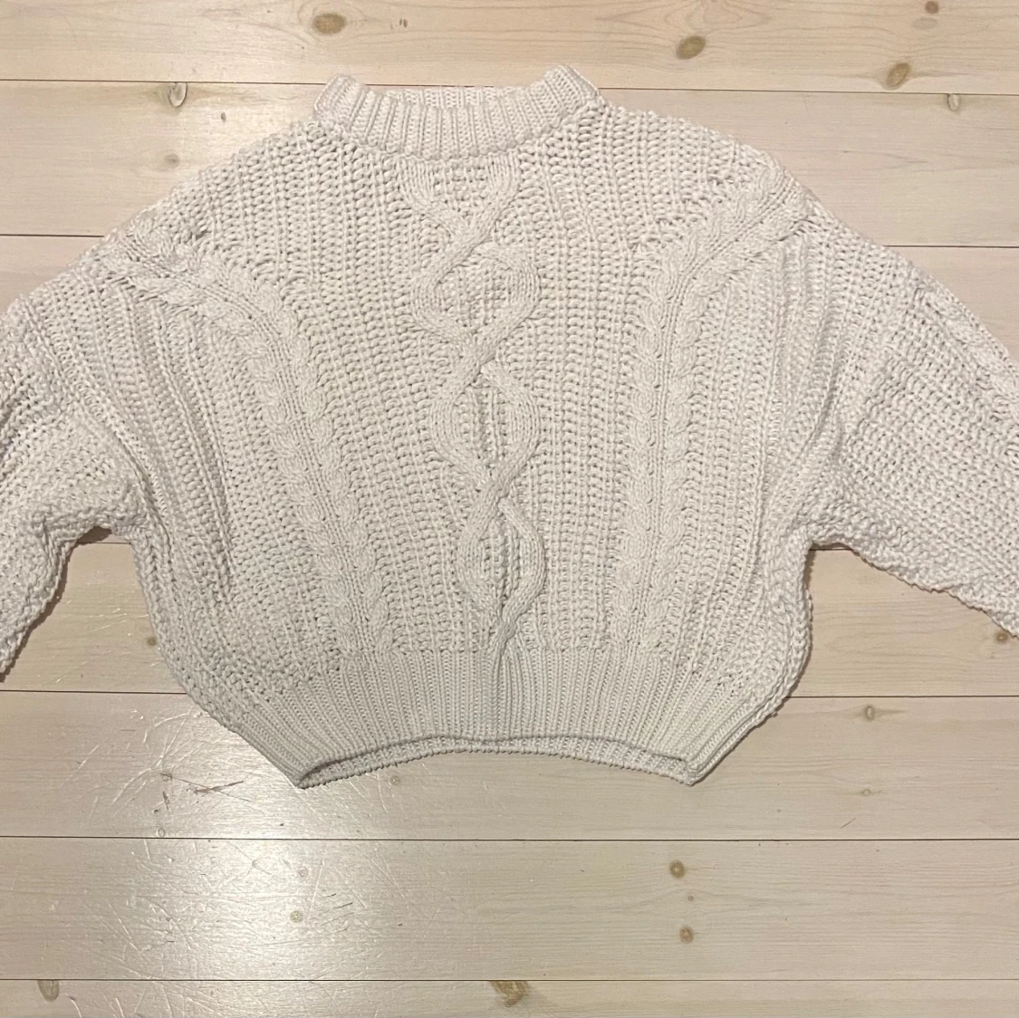 Vit stickad tröja - 91