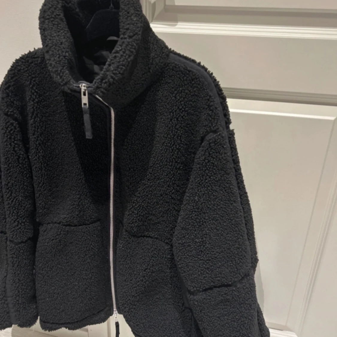 Svart teddyjacka från H&M - 3