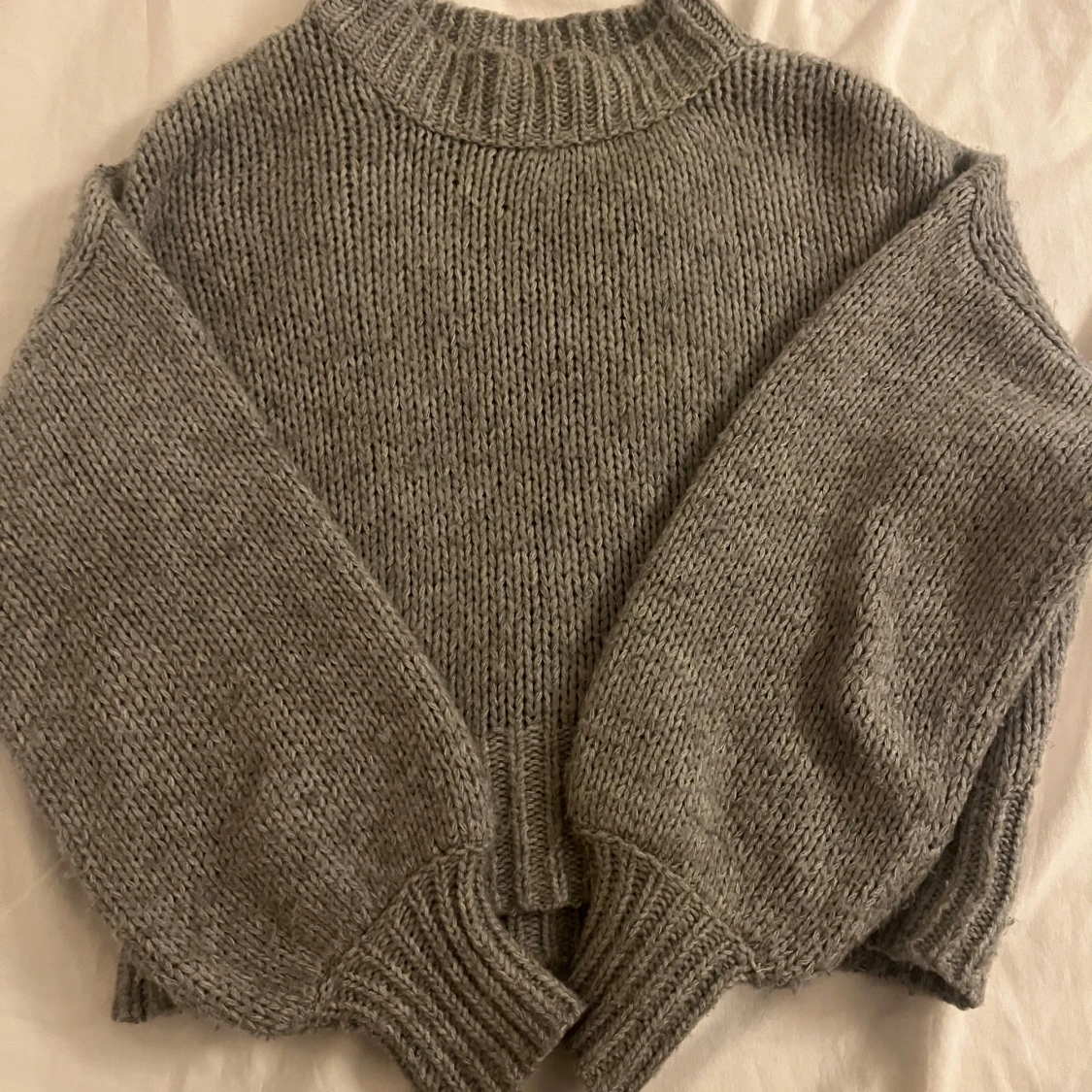Grå stickad tröja från NA-KD - 90