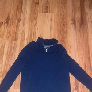 Halfzip Jack & Jones - En halfzip från Jack & Jones, Storlek medium