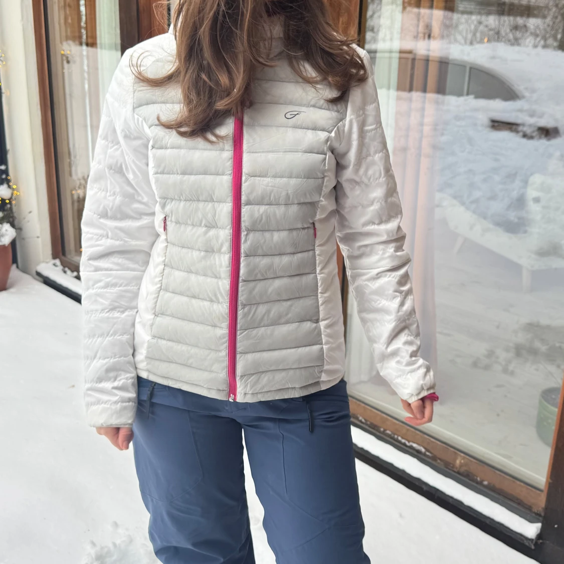 Vit dunjacka/skidjacka med rosa dragkedja - 91