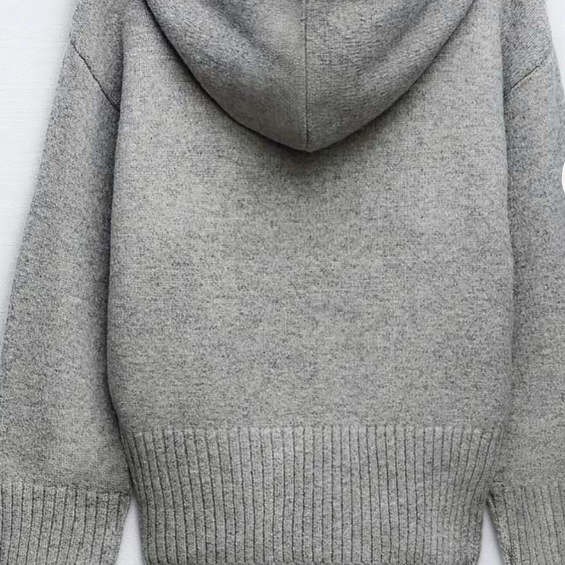 Grå stickad hoodie - 90