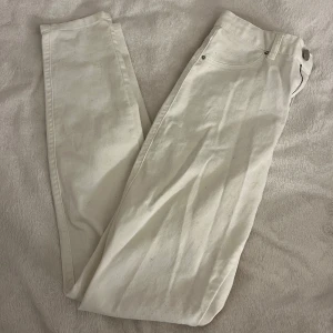 Vita jeans - Använd en gång