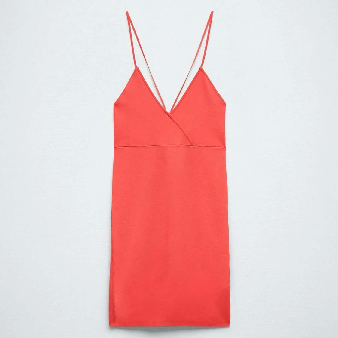 Röd klänning med smala axelband - 91