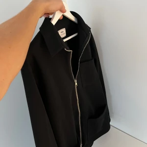 Ciszere zip overshirt - Zip overshirt från Ciszere i nyskick, bara använd ett fåtal gånger. Nypris 1600.