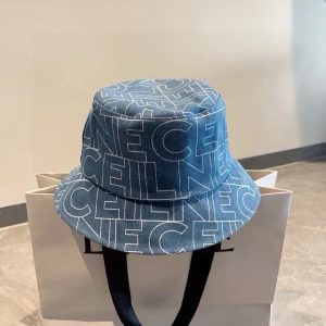 Celine bucket hat  - Helt ny Celine bucket hat, onesize så den passar alla.