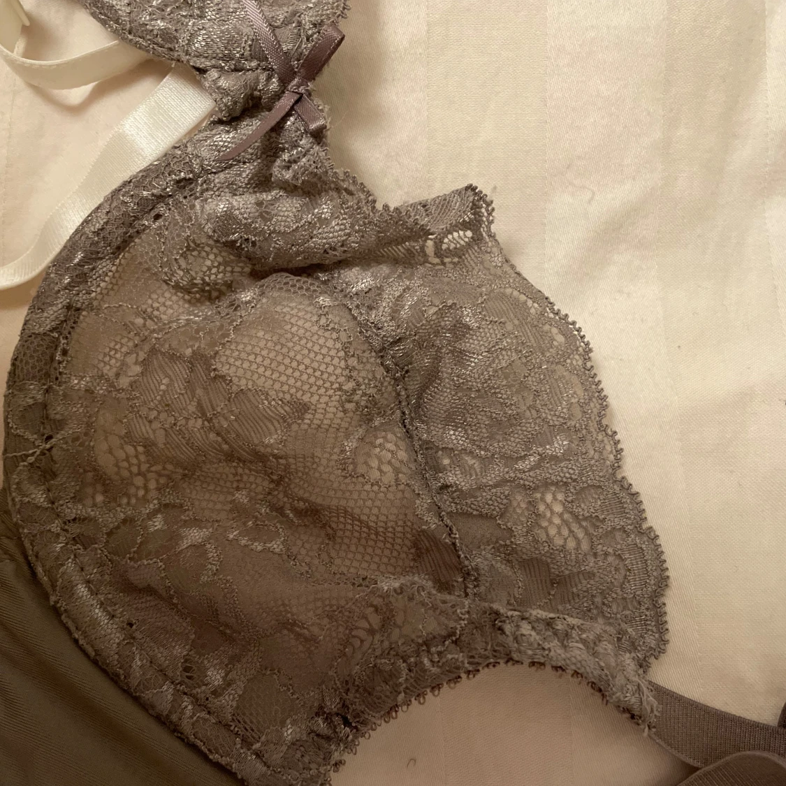 Tre spetsbehåar 75B - 90