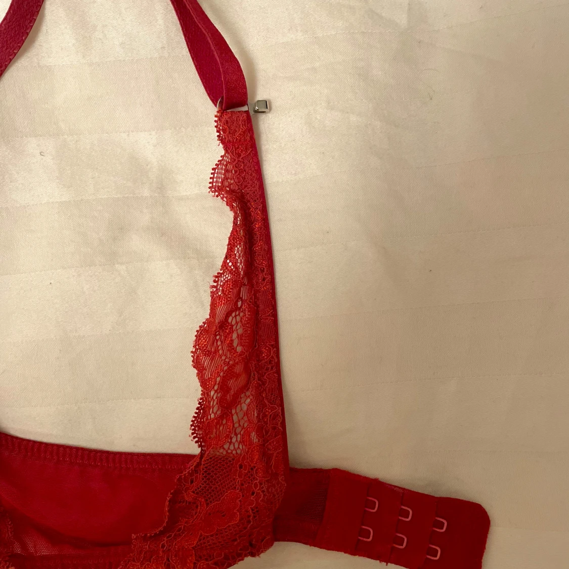 Röd spets-bh 75B - 90