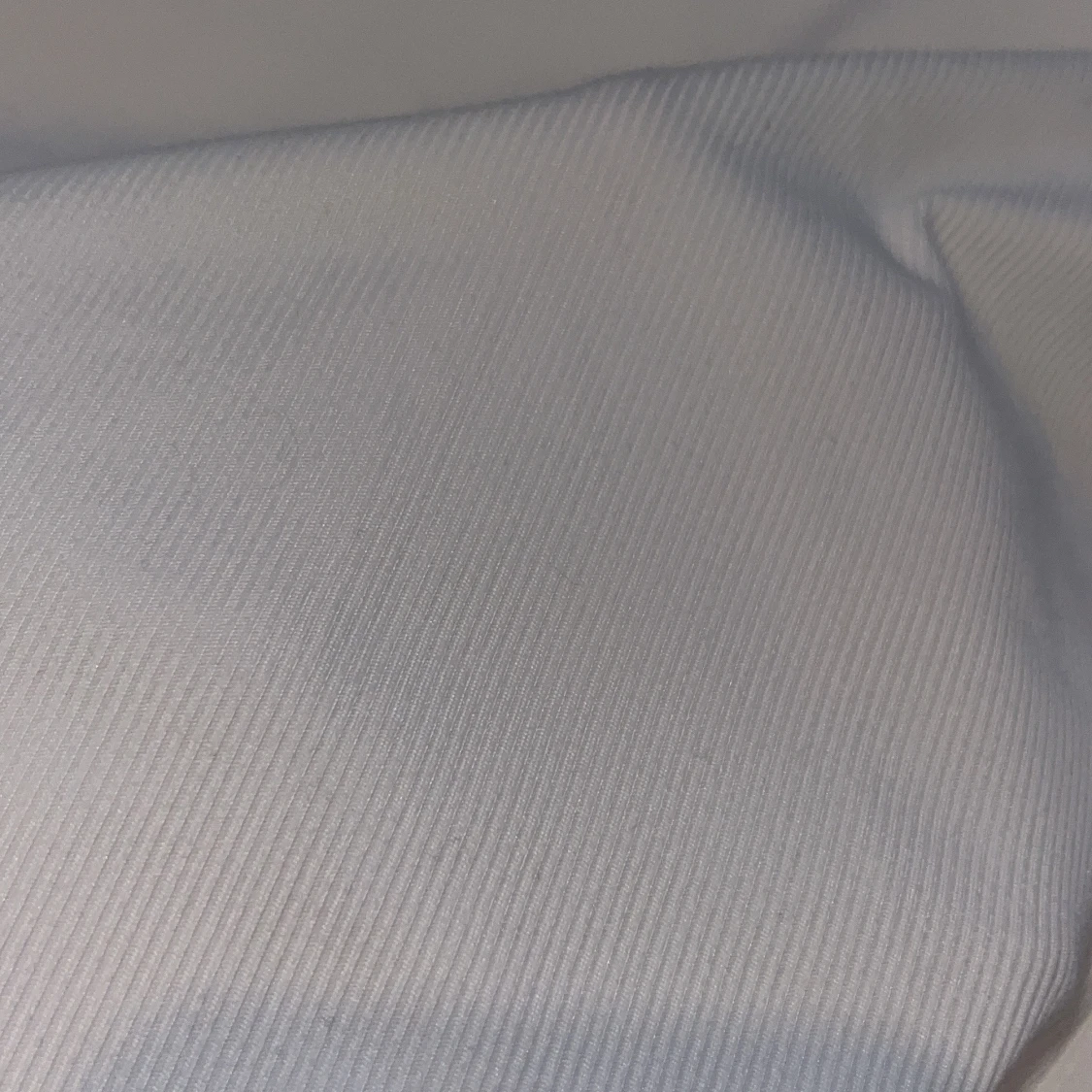 Vit ribbad linnetopp (OBS) oanvänd! - 91