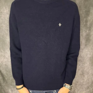 Morris sweatshirt  - Hej,säljer nu min Morris Hoodie som är i ny skick. Och riktigt bra material. Storlek:s men det står att det är storlek L. Nu pris ca 1600kr