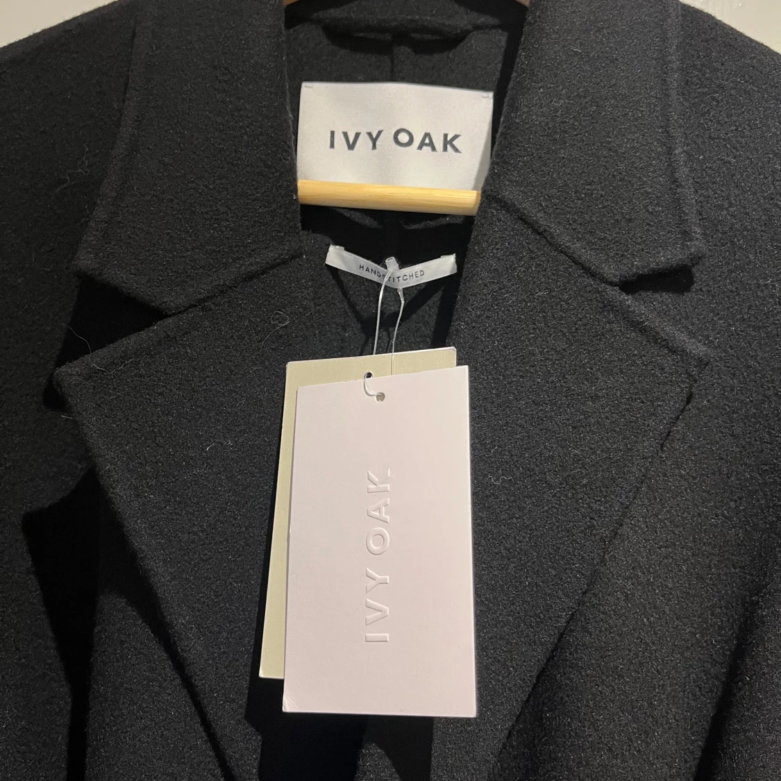 Svart kappa från Ivy Oak - 91