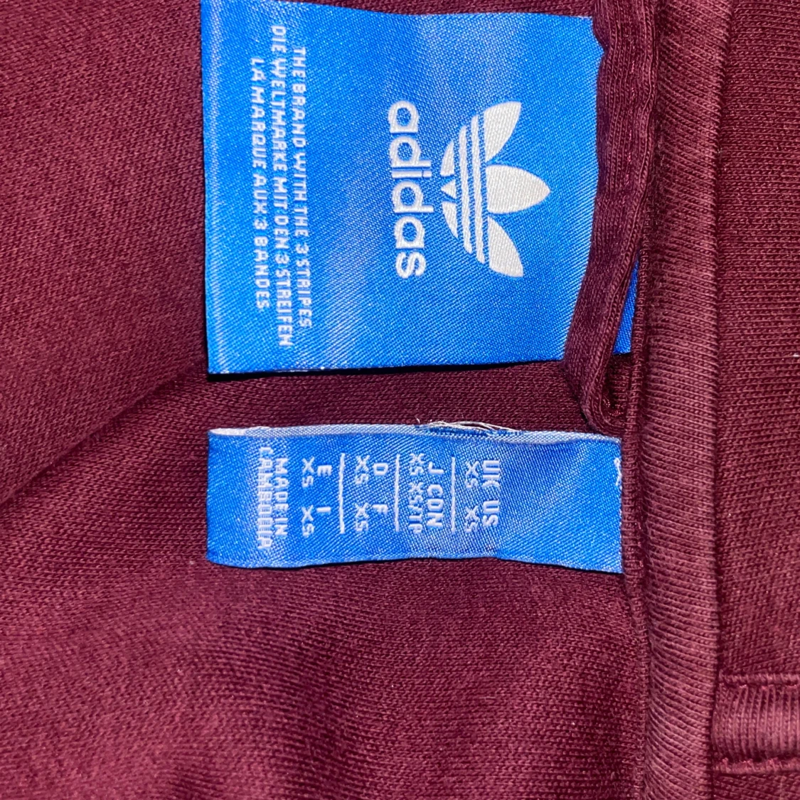 Vinröd hoodie från Adidas - 90