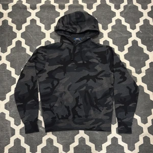 Polo RL Hoodie - Fet polo Ralph lauren i storlek S men passar mer som en XS, Skick 9/10. Dm för mer info! 