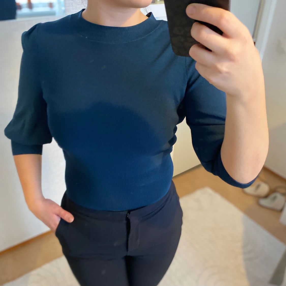 Mörkblå ribbad topp
