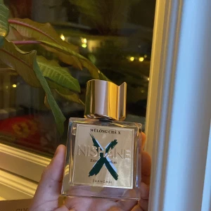 Nishane wulong cha x  - Säljer/byter denna fina doften!    Ungefär 48/50ml kvar och boxen ingår såklart!