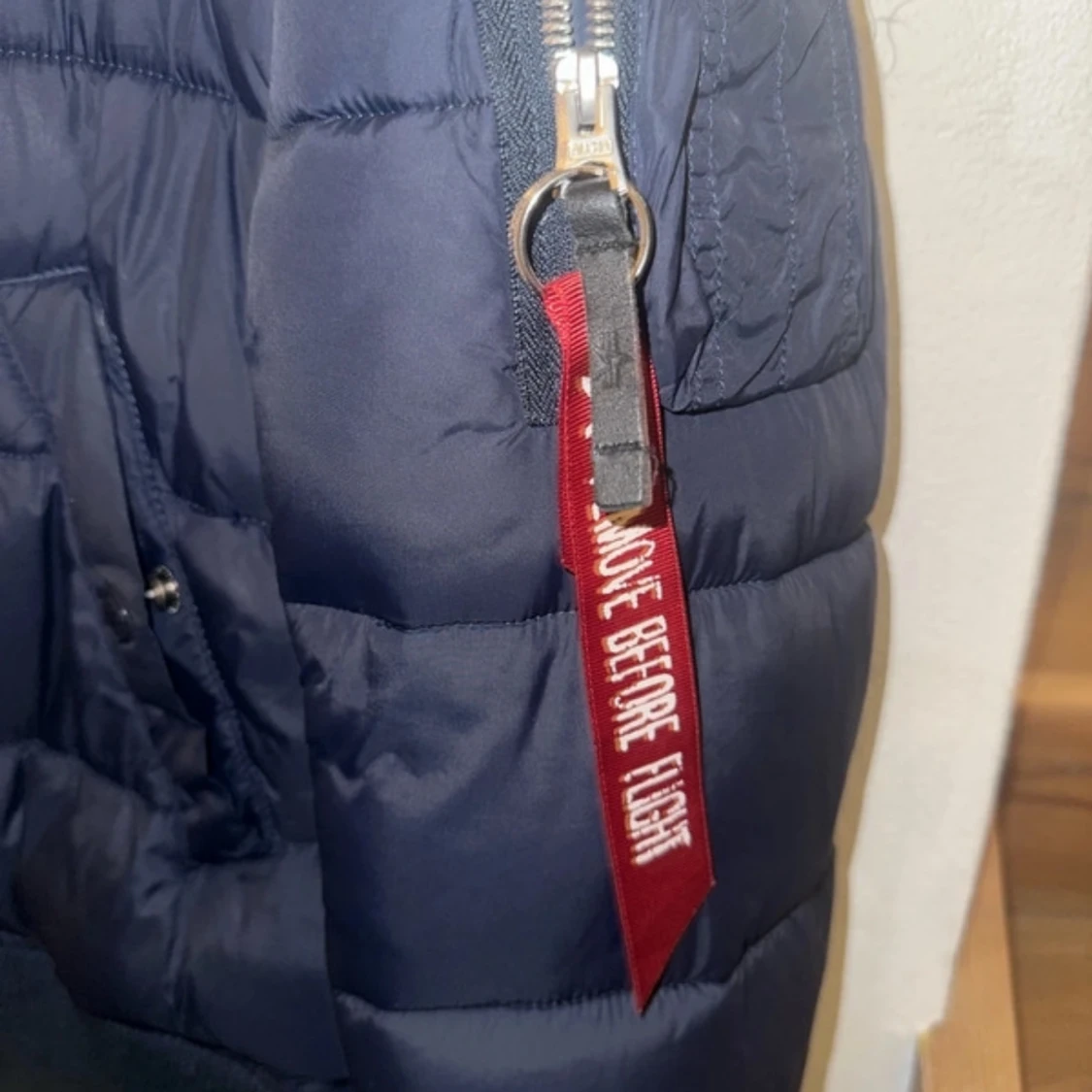 Svart pufferjacka från Alpha Industries - 91