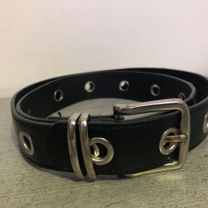 bälte/skärp - har haft den i ett tag men den har inga defekter 