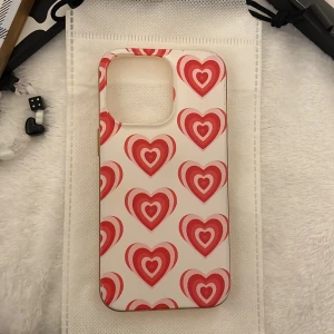 Iphone 13 pro mobilskal - Väldig bra skick! 