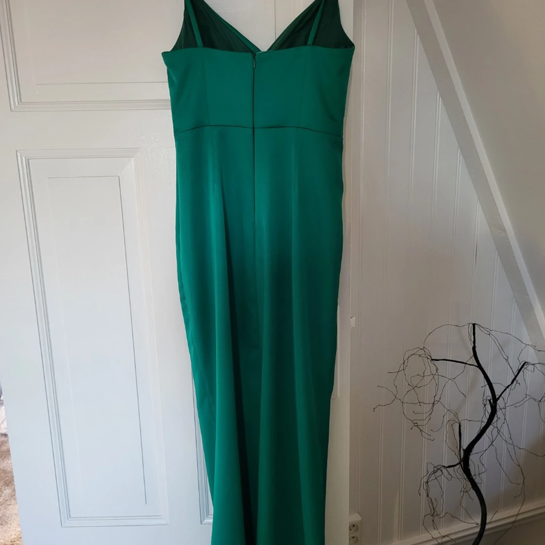 Grön balklänning med v-ringning - 1