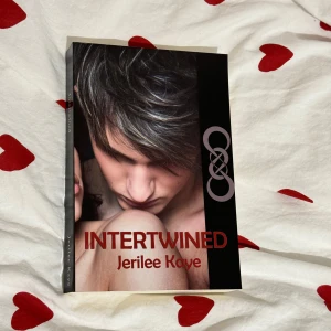 Intertwined - Brothers bestfriend, angsty slowburn. Oläst nyskick 