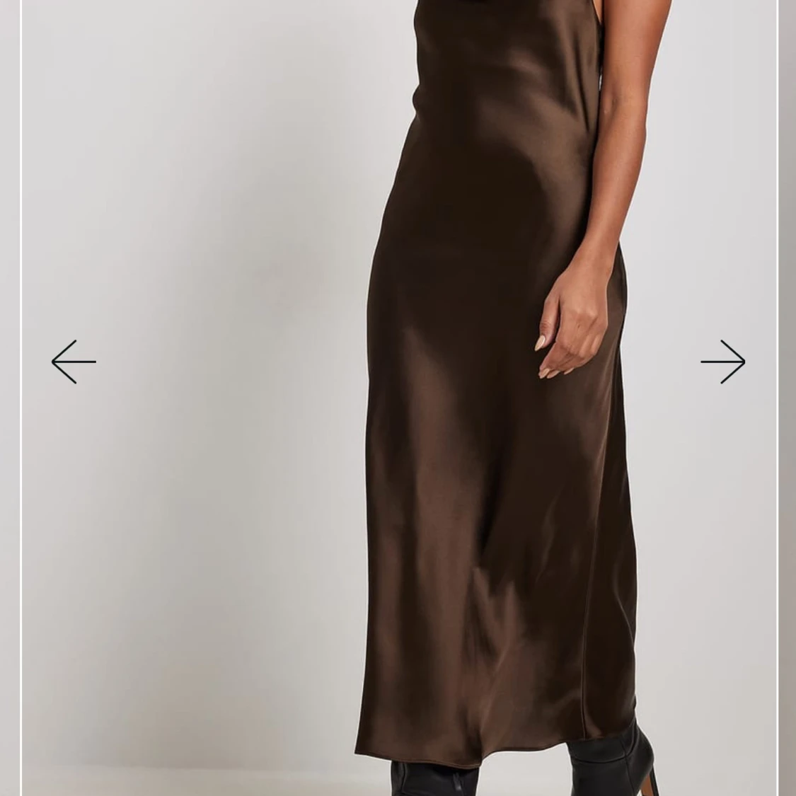 Satin klänning  - 1