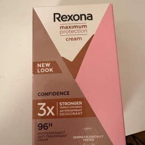 Rexona Maximum Protection Cream - Rexona Maximum Protection Cream är en antiperspirant med en ny look. Den erbjuder 3 gånger starkare skydd jämfört med deras vanliga deodorant. Produkten är dermatologiskt testad och ger upp till 96 timmars skydd. Oöppnad!