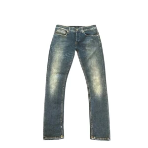 Dondup George  - Tja säljer nu dessa dondup jeans i toppskick. Dem är i storlek 32 och passar dig runt 180-185cm lång. Skriv vid frågor eller bild på!