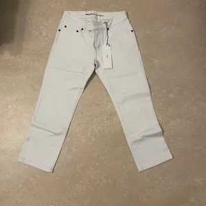 Whyred style/Dee/Cropped/27 - Whyred style/Dee/Cropped/27