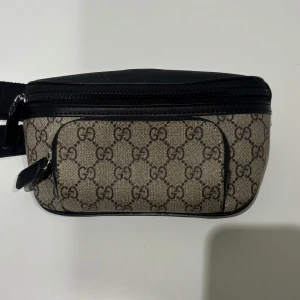 Magväska - Säljer en magväska, ny skick andvända lite, pris kan diskuteras vid snabb affär