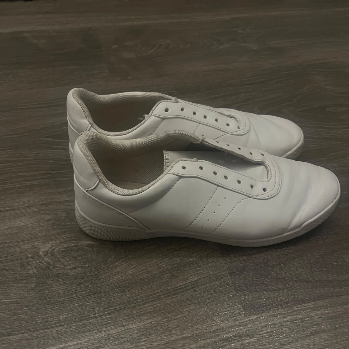 Vita sneakers utan snören - 90