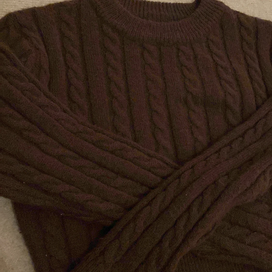 Brun stickad tröja - 90