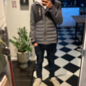 Sailracing jacka - Helt ny har haft i en månad 