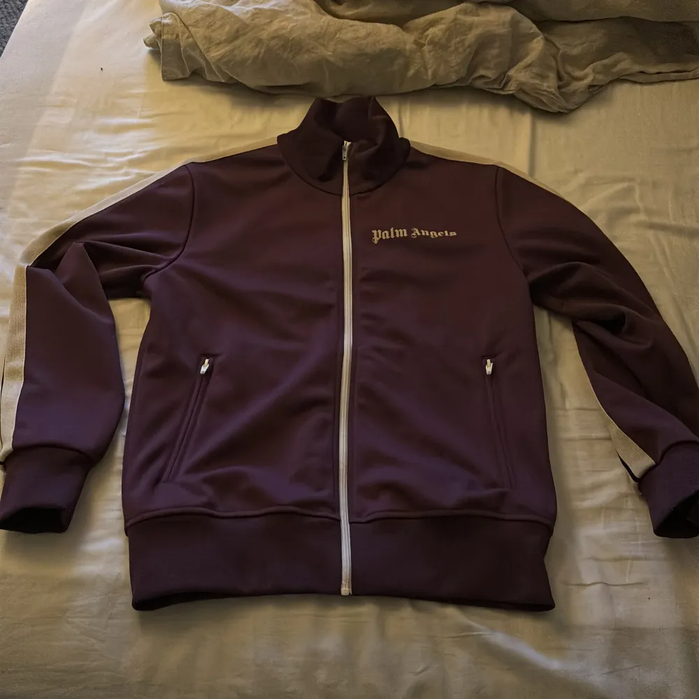 Palm track suit storlek M. Neuletakit & Villapaidat.