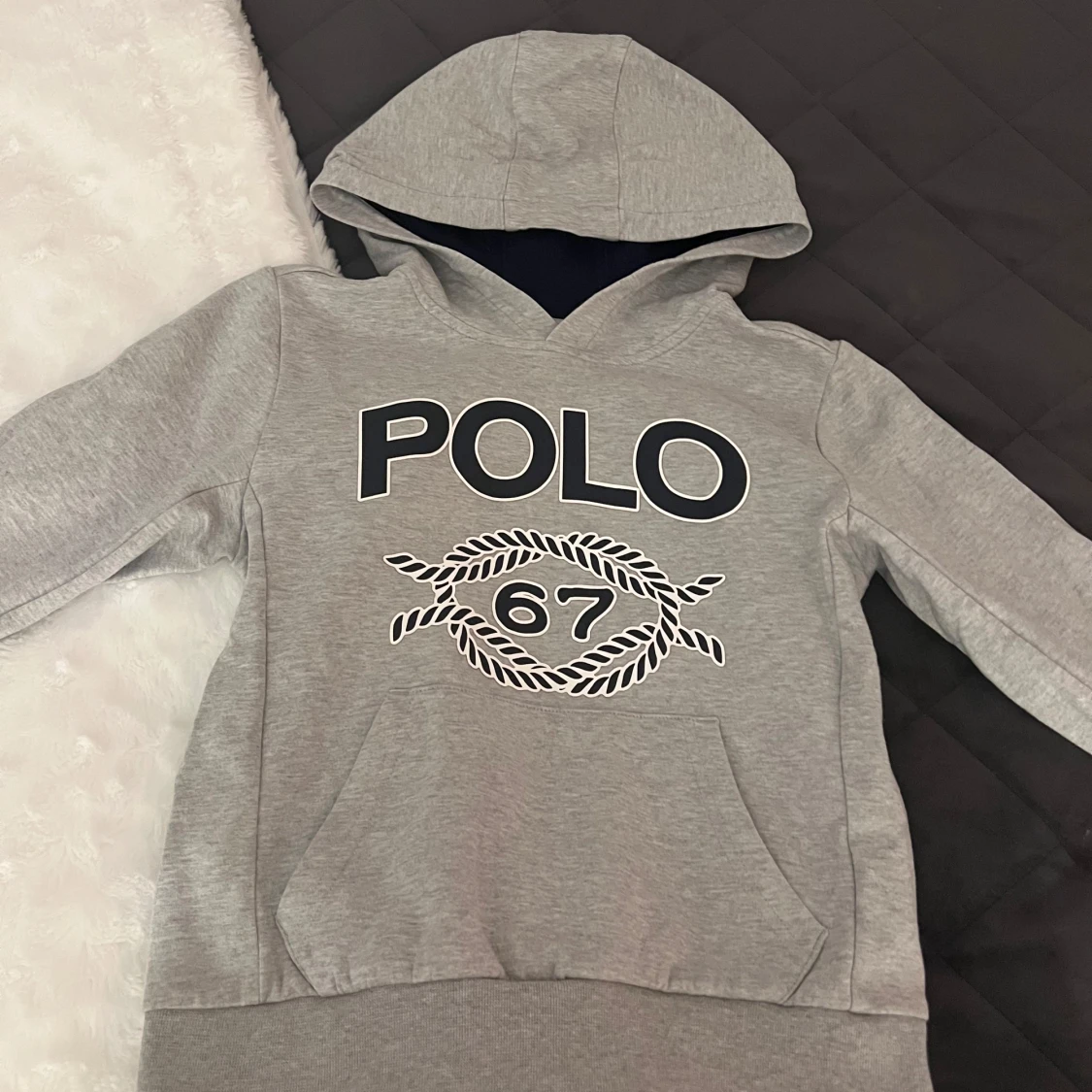 Grå hoodie från Polo