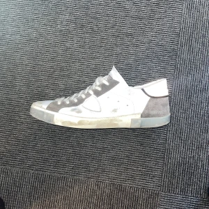 Philippe model - Philippe model i storlek 44. 8/10 på kvalen som e använda sparsamt. Skriv vid frågor eller pris förlag. Box och allt följer med 