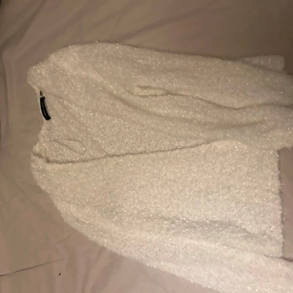 Vit fluffig kofta - 90