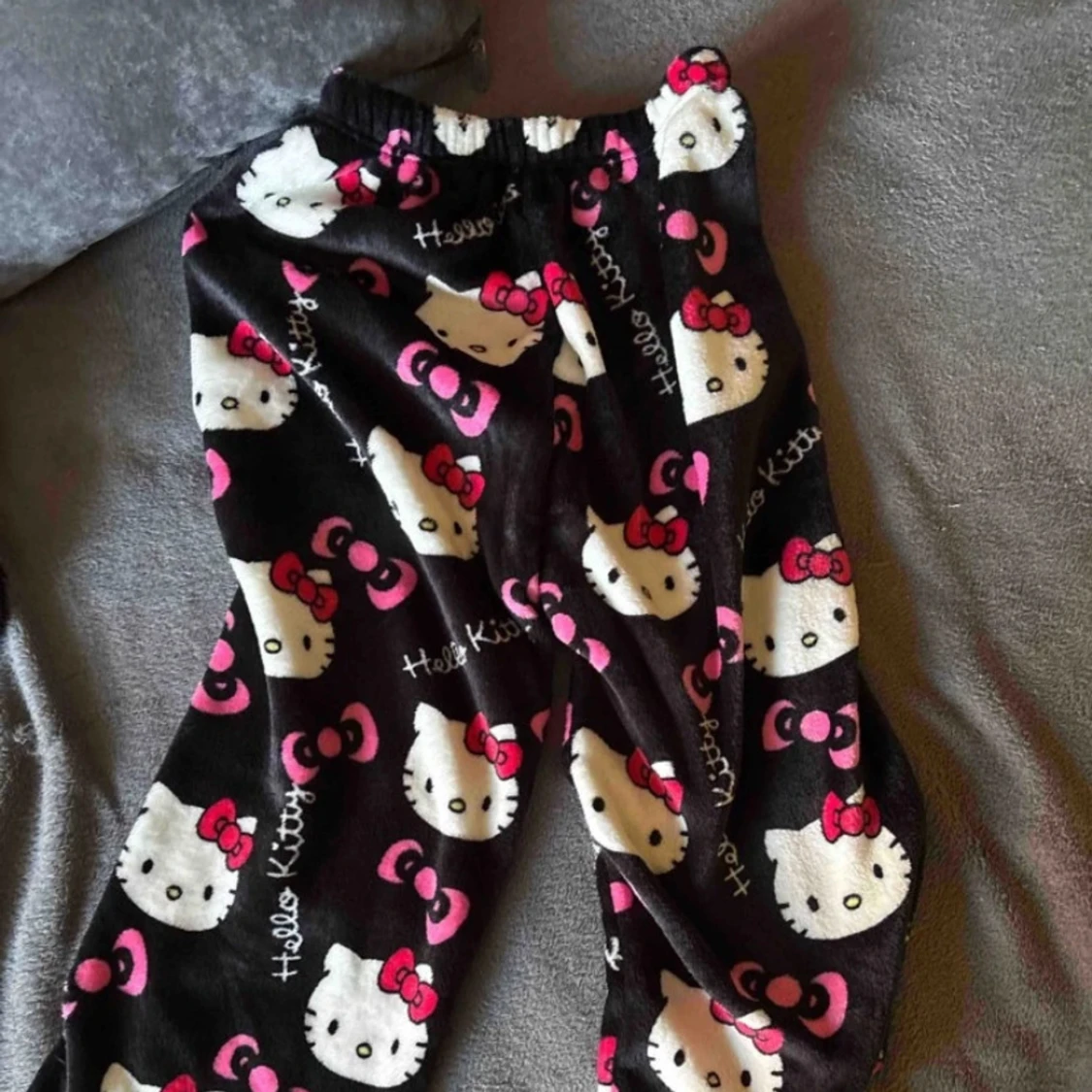 Svarta Hello Kitty mjukisbyxor - 91