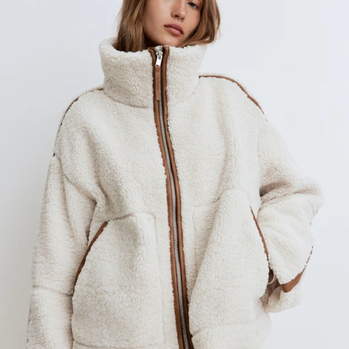 Vit teddyjacka med bruna detaljer HM - 90