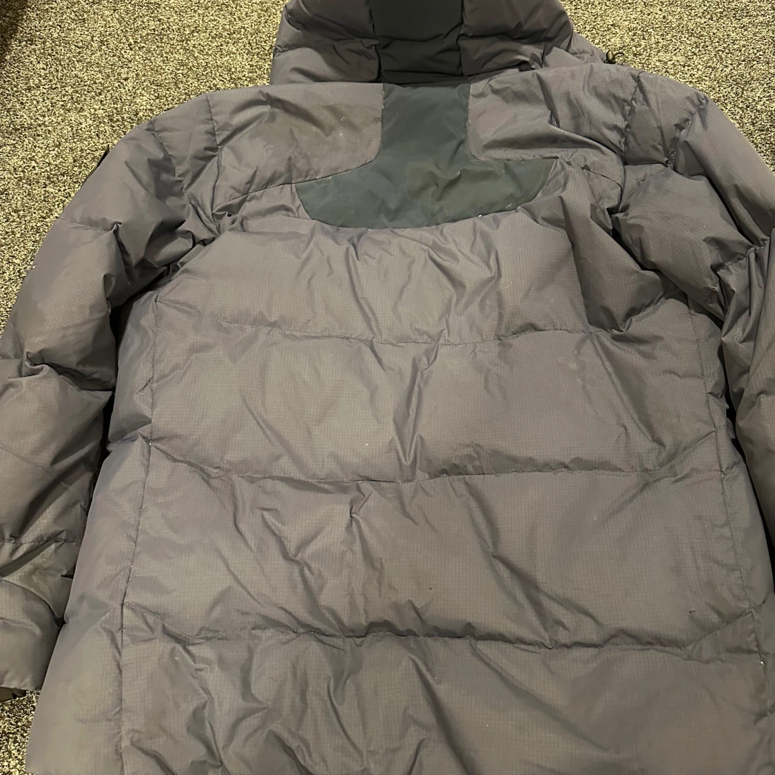 Mörkblå pufferjacka från Sail Racing - 93