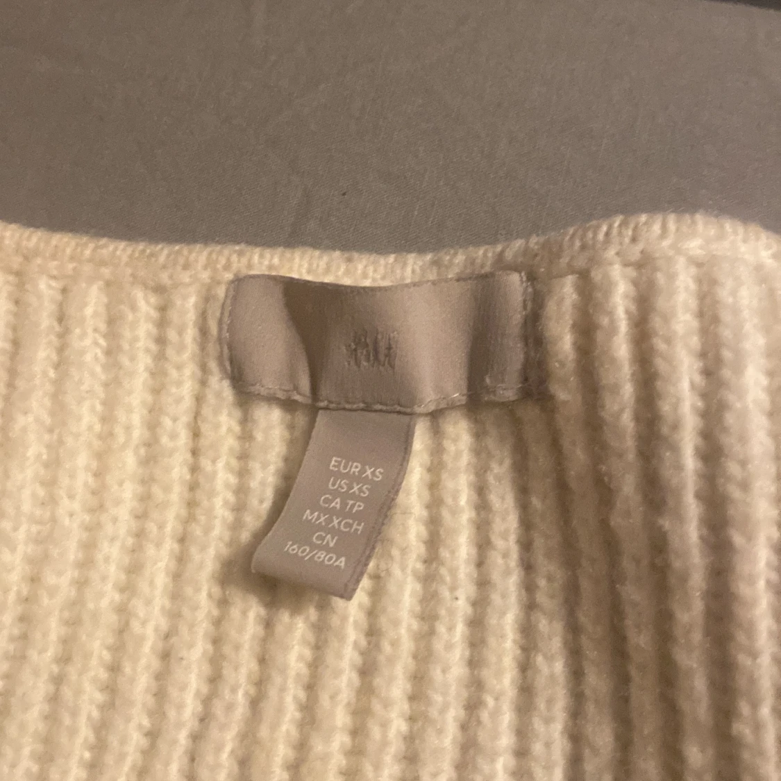 Vit ribbad tröja från H&M - 91